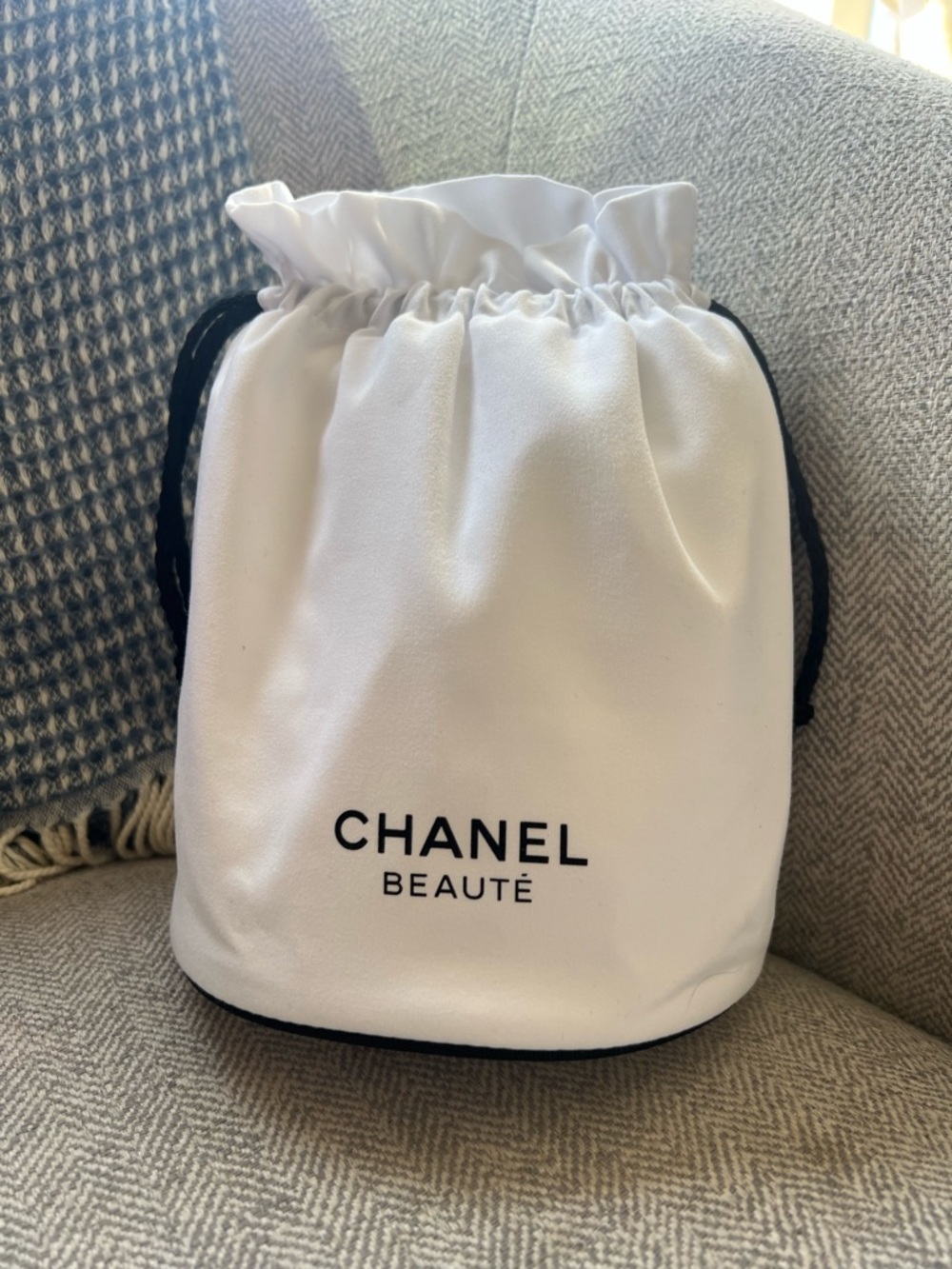 Chanel Beauté Drawstring Cosmetic Pouch